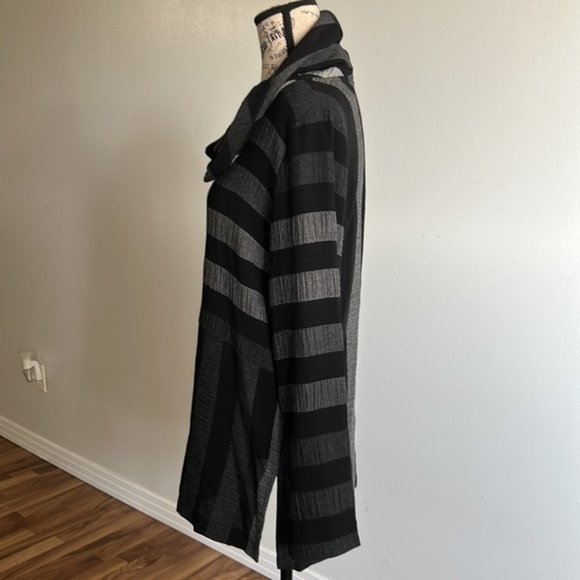 Dolcezza Black/Grey Top Small - Picture 2 of 7